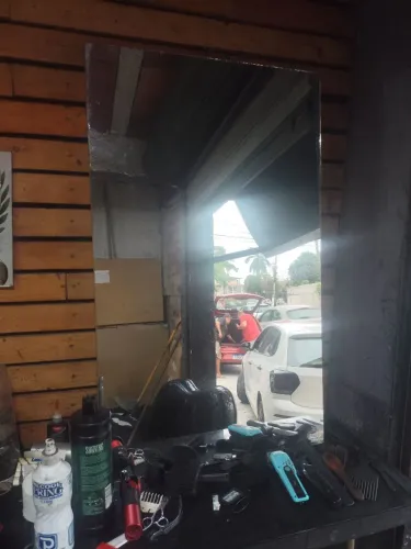 Vendo espelho de 100 cm por 60 usado de barbearia