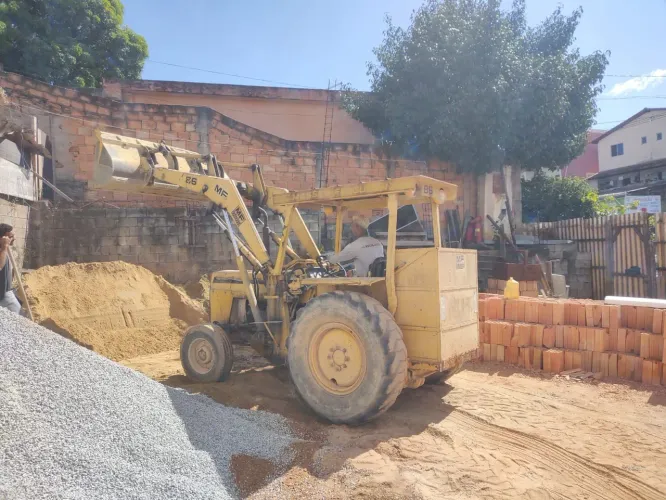 Carregadeira pula pula mf 86 trator