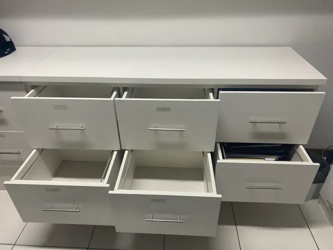 Vendo armários planejados para escritório ou casa