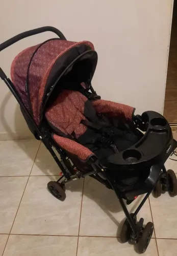 Carrinho de bebê cosco reversível