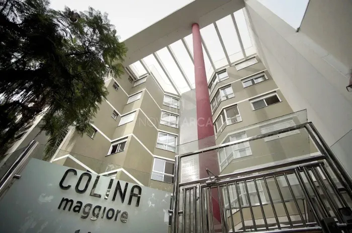 Apartamento 1 dormitório mobiliado com 2 vagas Bairro Bom Fim