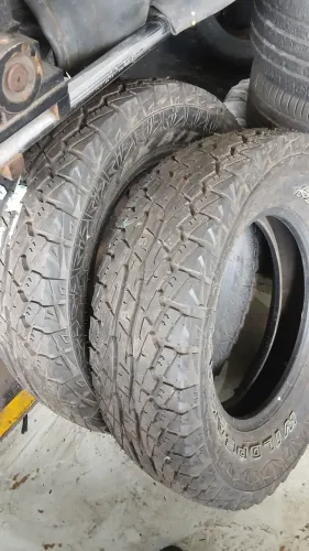 Vendo pneus 265 70 18