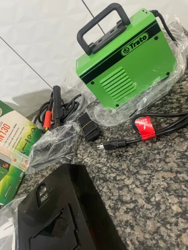 Inversora de Solda Trato TIN130 130A 220V Nova na Caixa Completa