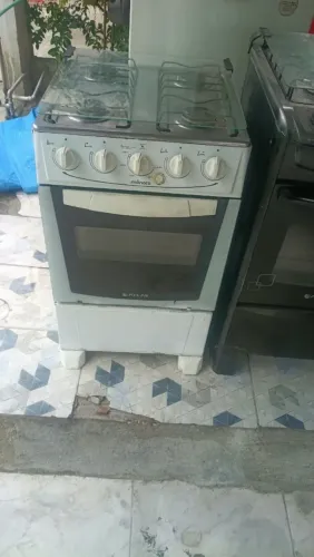 Fogão muito bom funcionando tudo 