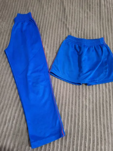 Calça tamanho 8/10 e short saia tamanho 6de uniforme terezinha espindola martins