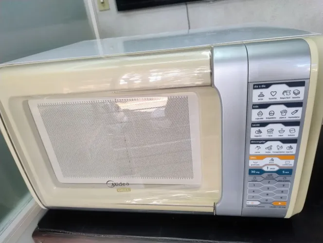? MICRO-ONDAS MIDEA 30L - 220V ?