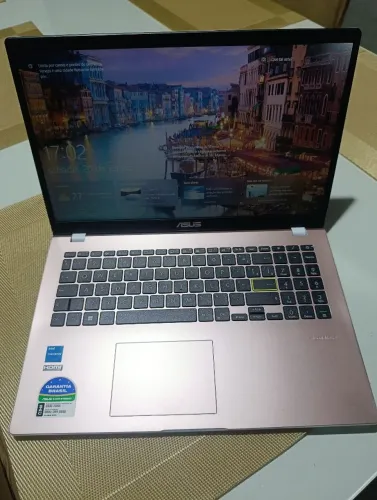 Vendo este Notebook ?novo nunca foi usado esta na caixa.