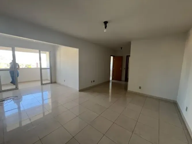 Aluga-se Apartamento 4 quartos com Elevador| Centro 