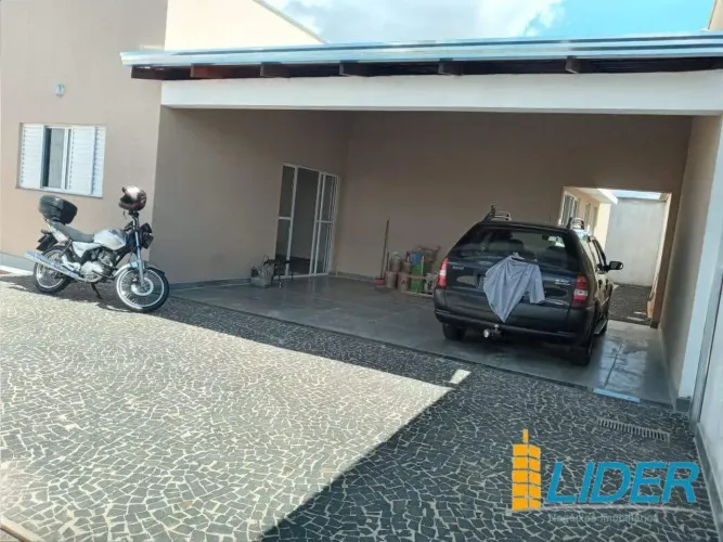 Casa à venda, 3 quartos, 1 suíte, 3 vagas, MINAS GERAIS - Uberlândia/MG