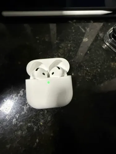 AirPods 4