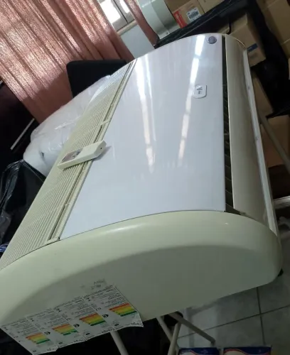 Ar condicionado piso teto marca Carrier 36000 BTU
