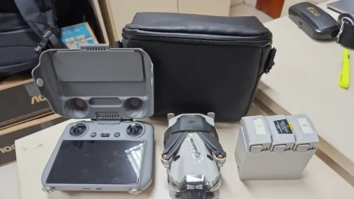 DJI Mini 4 Pro (Combo Fly More) - Excelente Estado!