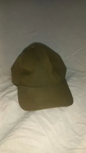 Boné verde musgo