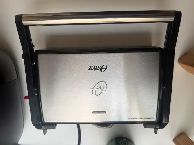 Mini grill Oster OGRL230 127V 180º