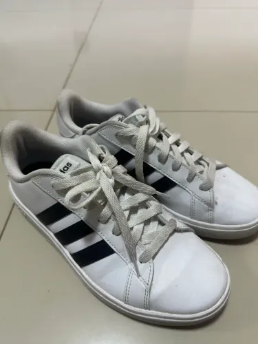 Tênis Adidas