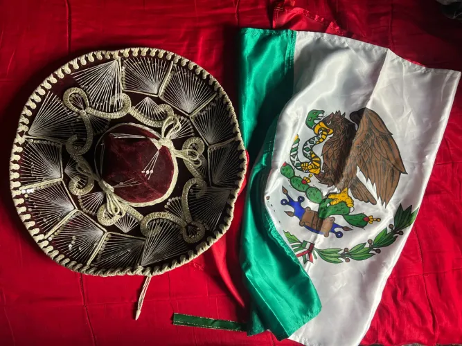 Chapéu Mexicano importado original adulto + bandeira do México grande