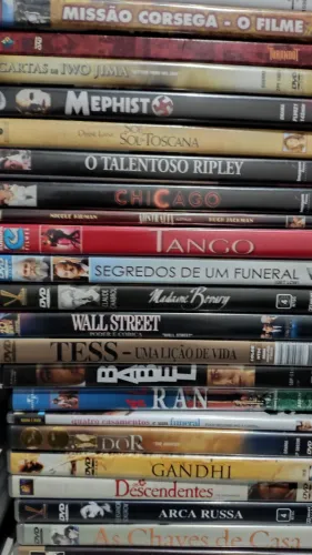 Vendo títulos em dvd ! 200 títulos. Alguns colecionáveis