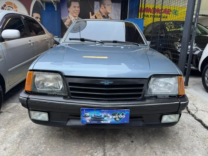 Chevrolet Monza GL 1.8 Efi/ SL/ L/ 650/barc. 2e4p (álcool) 1984
