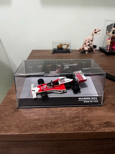 Miniatura McLaren M23 - Emerson Fittipaldi 1974