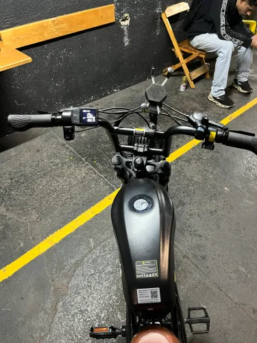 Bike elétrica semi nova