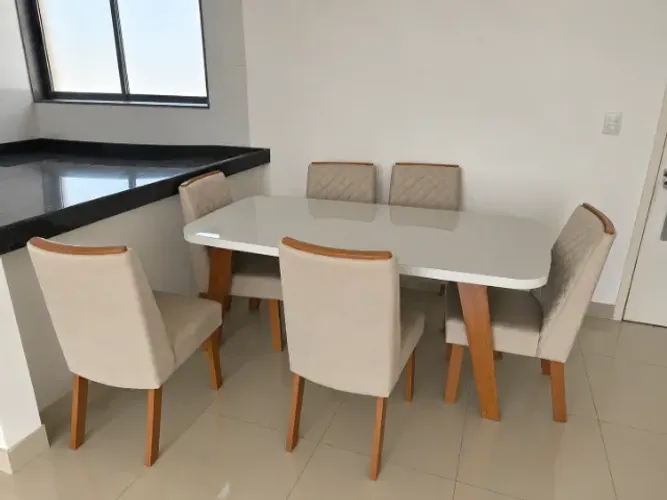 Mesa de Jantar 6 Cadeiras Confortável Novíssima