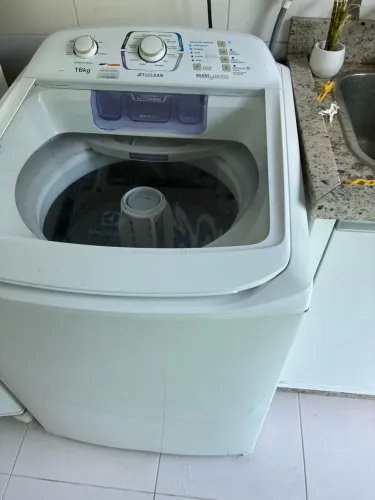 Máquina de lavar roupas Eletrolux 16kg