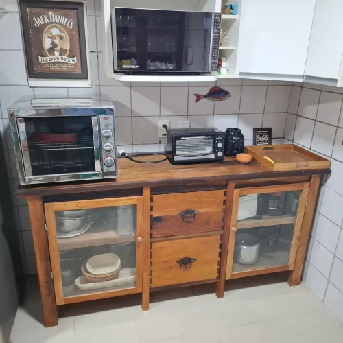 Bancada em madeiras de demolição