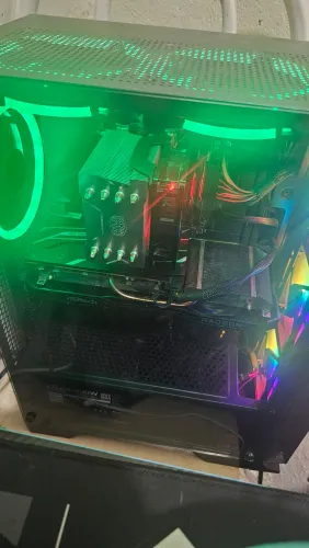 PC GAMER COM MONITOR