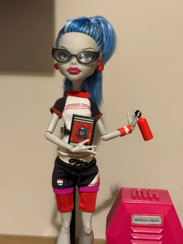 Monster high ghoulia classroom