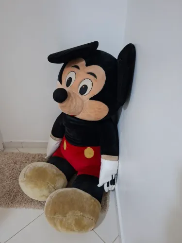 Vendo urso do Mickey gigante, ideal para uso em eventos de aniversário.