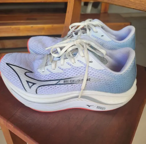 Tênis corrida Mizuno 