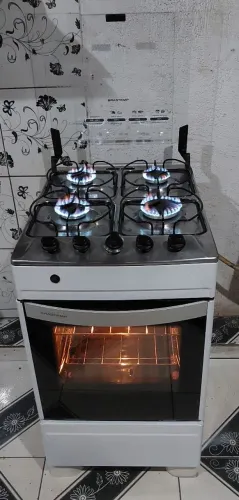 Ótimo fogão Brastemp top com superchama com prateleira deslizante