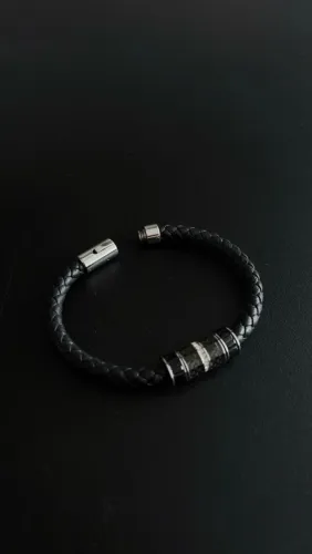 Pulseira Swarovski em couro