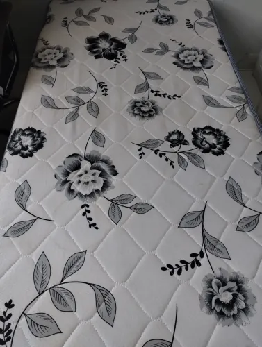 Cama de solteiro com cama auxiliar Ortobom.