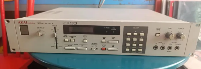 AKAI VX 90 Sintetizador analógico 