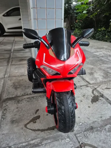 Moto elétrica infantil