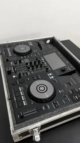 Pioneer XDJ-RR seminova, usada poucas vezes + Hard Case