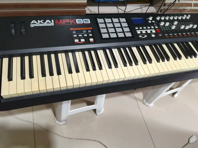 Controlador Akai MPK88