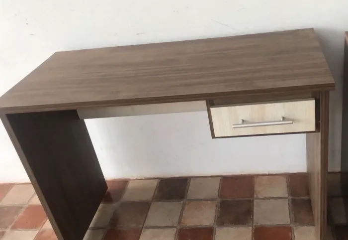 Escrivaninha, 1 gaveta