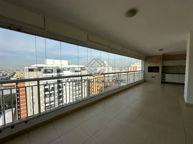 Apartamento com 5 dormitórios, 4 suítes, 6 banheiros ao total para Locação, 242m² por R$15