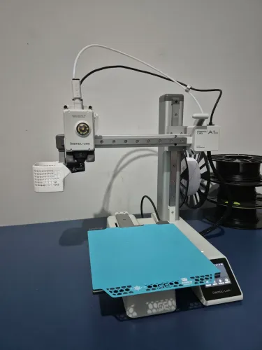 Impressora 3D Bambu Lab A1 Mini (6 Meses de Uso) + Upgrades + 3kg Filamento