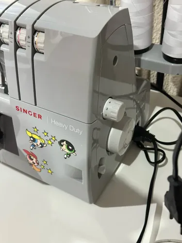 Máquina Overloque/ Ultralock singer