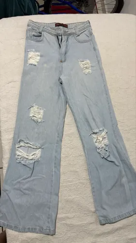 Vendo calças jeans boca de sino