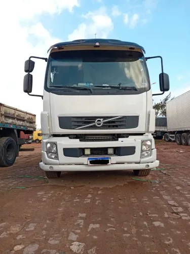 Volvo VM 270 Bitruck 2012 | Carga Seca | Pronto para Trabalhar | Excelente Estado