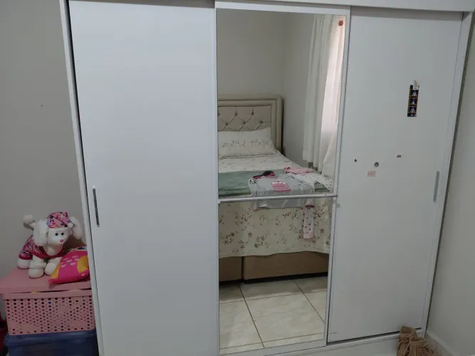Guarda roupa, em ótimo estado
