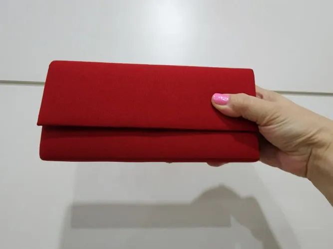 Bolsa de mão vermelha 