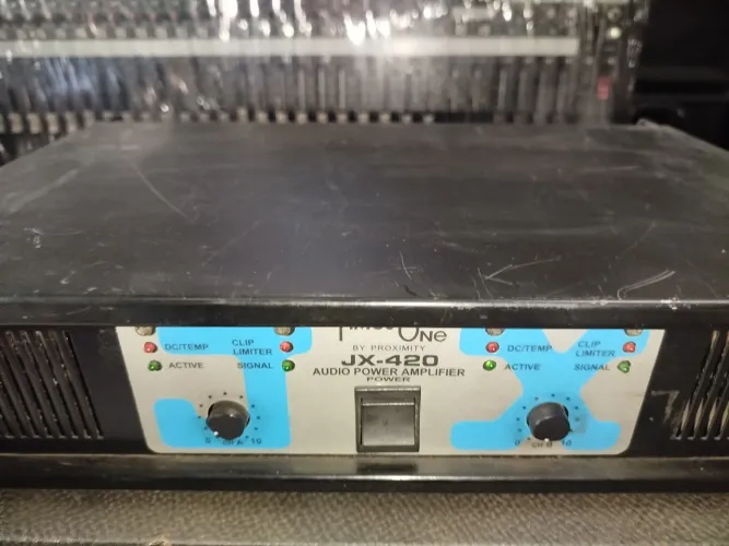 (POTÊNCIA PROFISSIONAL SEMI-NOVA TIMES-ONE MODELO JX-420 DUPLA VENTILAÇÃO)