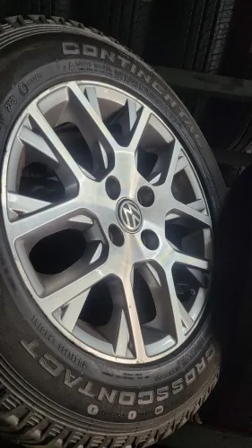 Rodas  da saveiro Cross   aro 15  com pneus  205/60 15