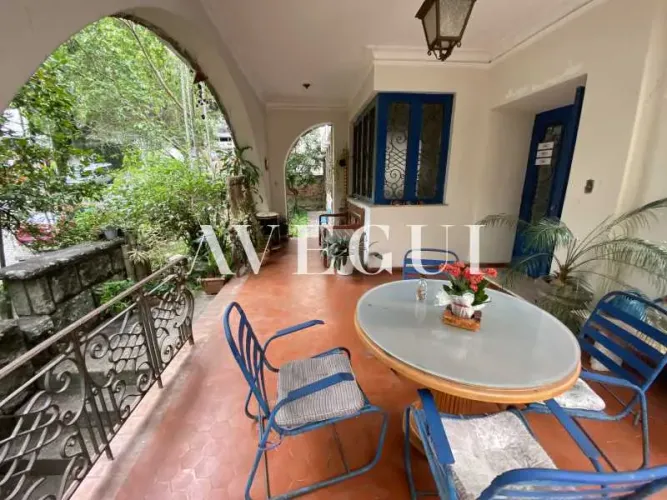 Apartamento : / Residencial / Humaitá