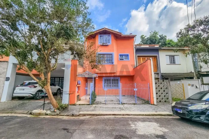 "Casa charmosa em Santo Amaro, 4 quartos, 5 banheiros"